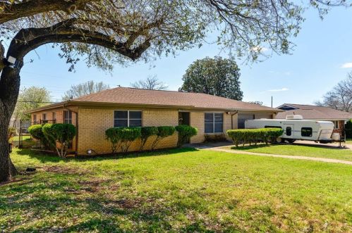 233 Bellvue Dr, Fort Worth, TX 76134-3926