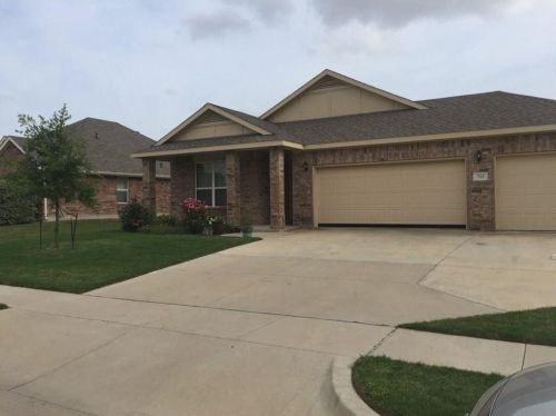 713 Sparrow Dr, Fort Worth TX  76131-2912 exterior