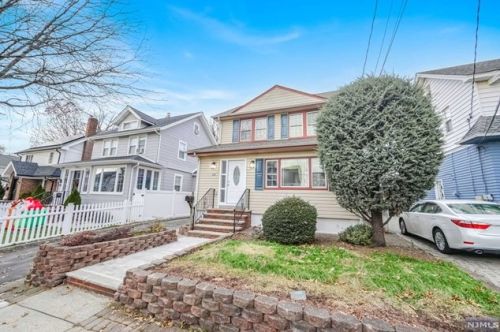 233 Maplewood Ave, Bogota, NJ 07603-1742