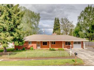 208 Overlook Dr, Vancouver, WA 98665-8540