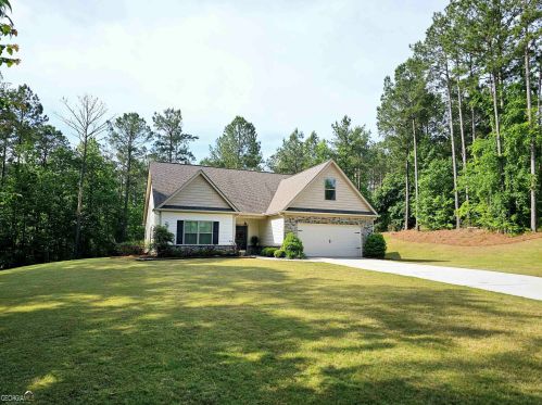 2 Woodland Way, Newnan, GA 30263