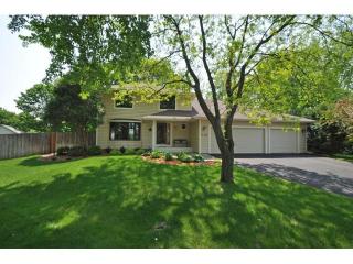 1648 Norwood Ct, Saint Paul, MN 55122-2722