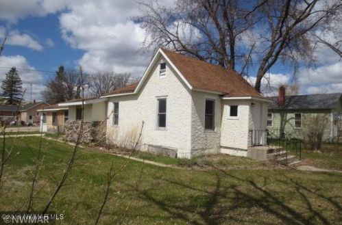 250 4th St, Greenbush, MN 56726-4002