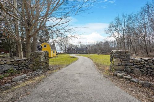 5 Maple Rd, Warren, RI 02885-1420