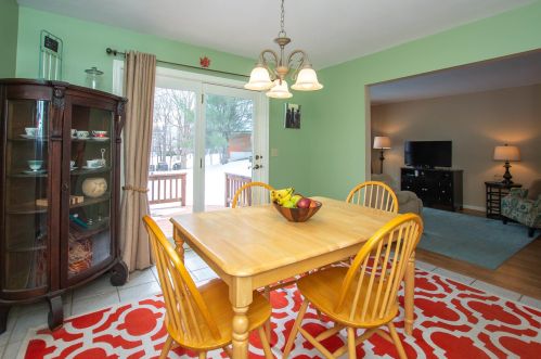 42 Katie Ln, Dover, NH 03820-4582