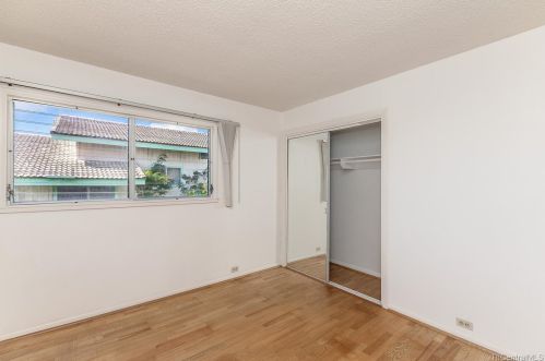 1008 Kaluanui Rd, Honolulu HI  96825-1323 exterior