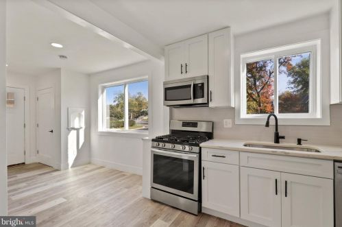 1515 Oakview Dr, Silver Spring MD 20903-2243 exterior