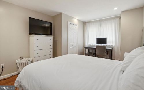 528 13 St, Philadelphia PA  19147-4533 exterior