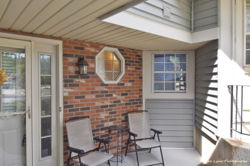 1304 Coldspring Rd, Carol Stream IL  60188-2989 exterior