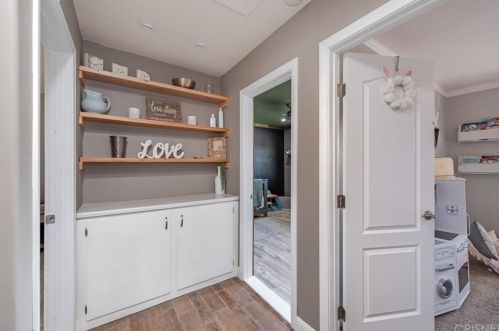 4050 Helene St, Simi Valley CA 93063-2929 exterior