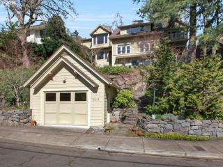 2817 Hillsboro St, Portland, OR 97239-1409