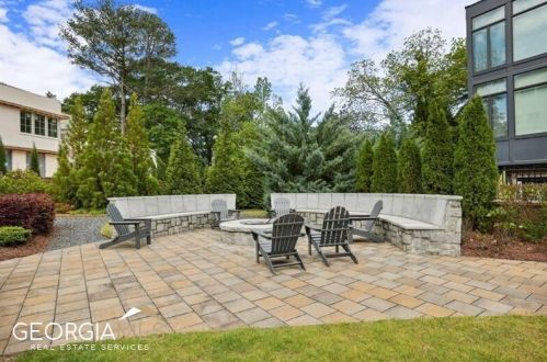 1074 Abington Ct, Atlanta GA  30319 exterior