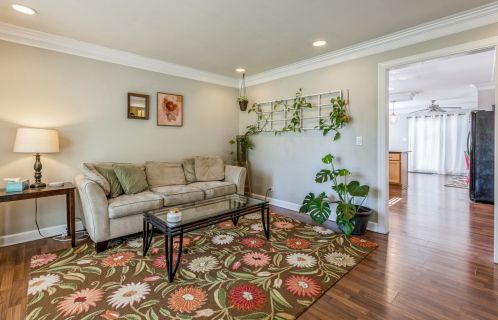 250 Blackberry Dr, Lemont, IL 60440-2665