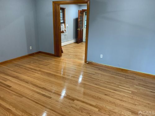 44 Holly Rd, Iselin, NJ 08830-1529