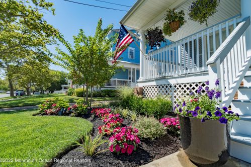 307 6th Ave, Tinton Falls, NJ 07712-5514