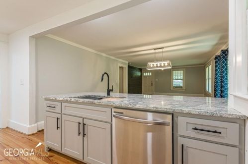 3314 Harris Dr, Atlanta GA  30337-1005 exterior