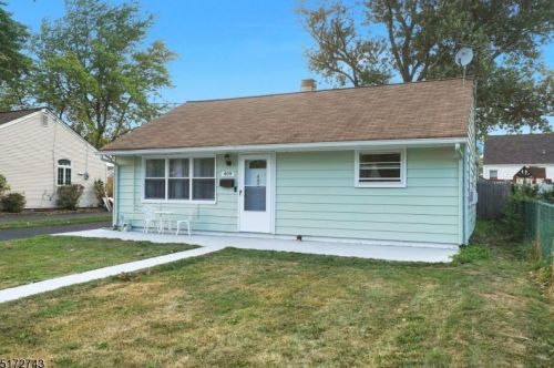 409 Hudson Blvd, Avenel, NJ 07001-1310