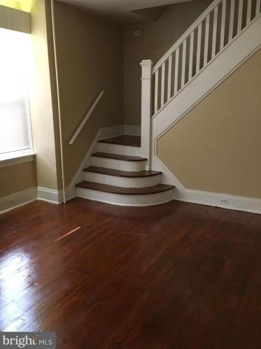 1949 Manada St, Harrisburg, PA 17104-2949