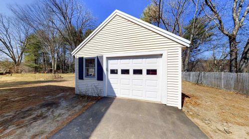 72 Ridge Rd, Nashua, NH 03062-1730