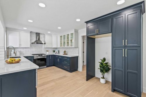 1335 Dunnock Way, Sunnyvale CA  94087-3441 exterior