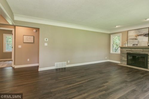 4893 121st St, Saint Paul MN  55110-5902 exterior