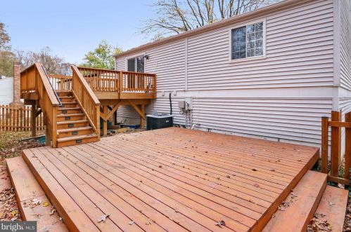 8290 Morning Dew Ct, Springfield VA  22153-3812 exterior