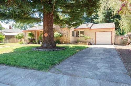 531 Reed Park Dr, Chico, CA 95926-5117