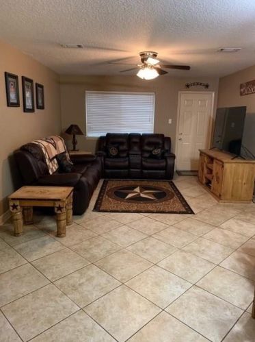 233 Trail Ride Rd, Angleton, TX 77515-2743