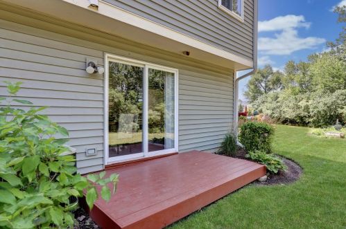 6778 Roanoake Ct, Gurnee, IL 60031-4012