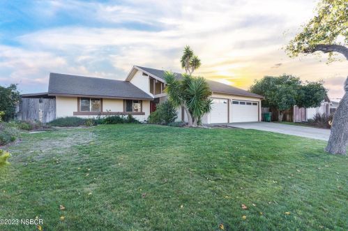 940 Woodmere Rd, Santa Maria, CA 93455-3956