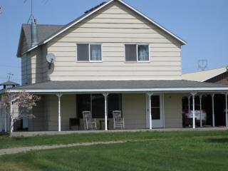 1141 Alexander Rd, Sunnyside, WA 98944-9743