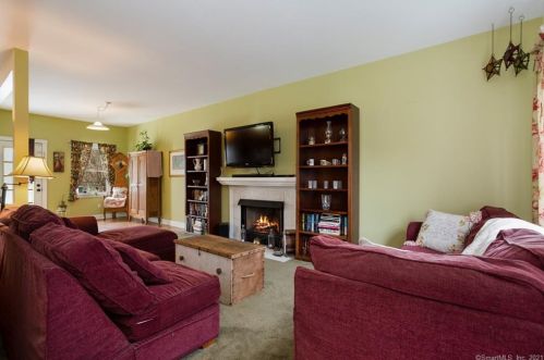 51 Highwood Cir, Colchester, CT 06415-1283