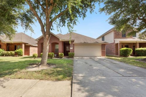 2122 Vermillion Oak St, Fresno, TX 77545-2062
