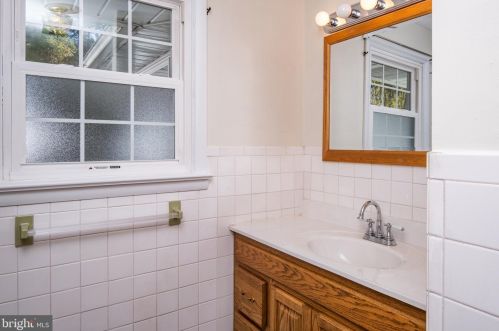 901 Enola Rd, Carlisle PA 17015-9548 exterior