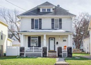 838 16th Ave, Moline, IL 61265-3807