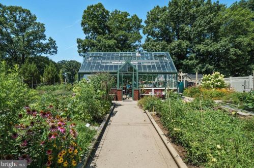 2300 Windrow Dr, Princeton NJ 08540-5020 exterior