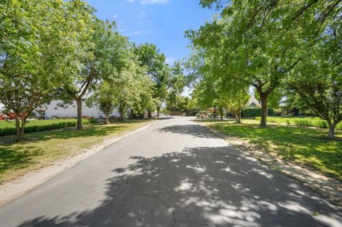 8336 Yosemite Blvd, Modesto, CA 95357-1856