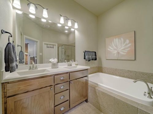 6731 Deleon St, Irving TX  75039-3437 exterior