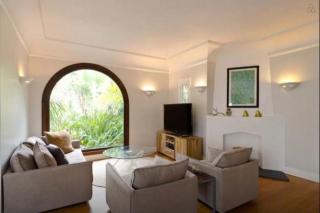 7464 Hollywood Blvd, Los Angeles CA  90046-2822 exterior