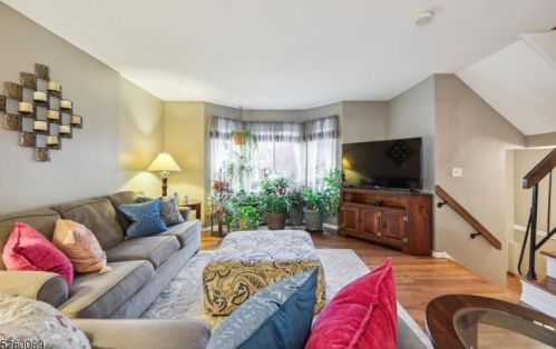 145 Nottingham Sq, Hackettstown NJ  07840-4236 exterior