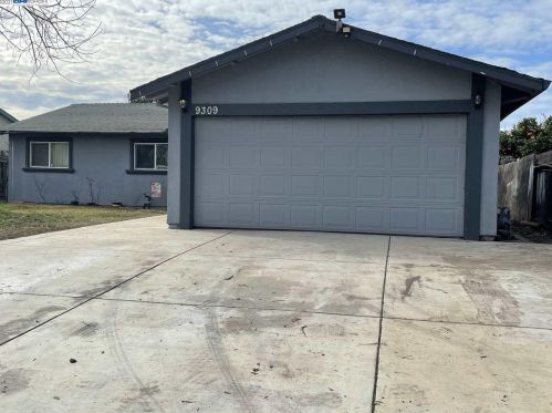 9309 Caywood Dr, Stockton, CA 95210-1505