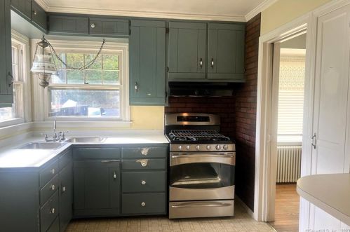 112 Westwood Rd, Woodbury, CT 06798-2722