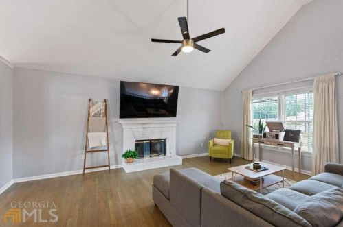 2437 Pondside Pl, Marietta GA  30062-7813 exterior