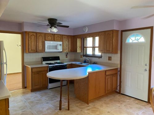 9531 Southwood Dr, Hammond, IN 46321-3615