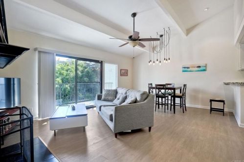 7347 Alicante Rd, Carlsbad, CA 92009-6242