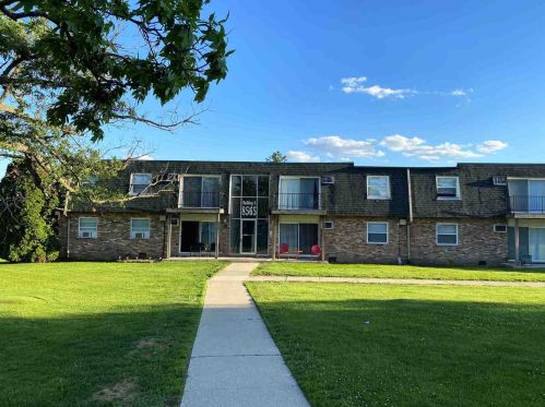8565 101st Ter, Palos Hills, IL 60465-1340