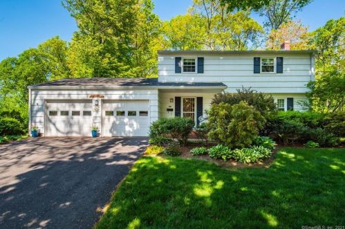 141 Oak St, Wapping, CT 06074-2324