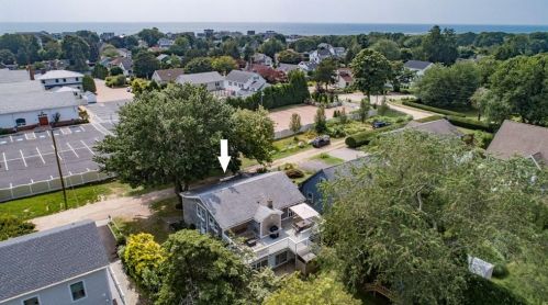 6 Richmond Dr, Westerly, RI 02891-5224