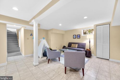 9112 Glenridge Rd, Silver Spring MD 20910-2127 exterior