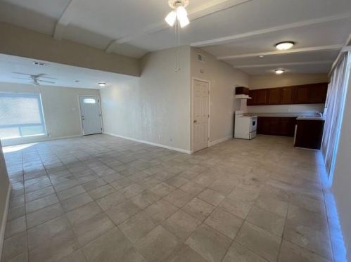 2131 Bowie Dr, Carrollton TX 75006-7604 exterior